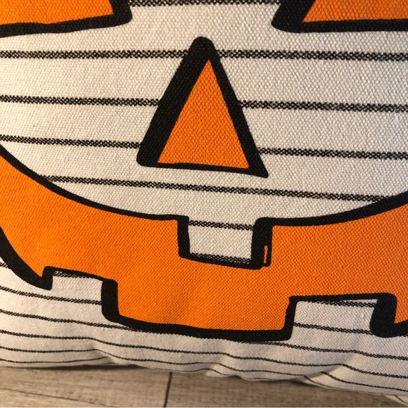 Target Halloween Square Striped Jack O' Lantern Throw Pillow New 14x14" - Picture 8 of 15